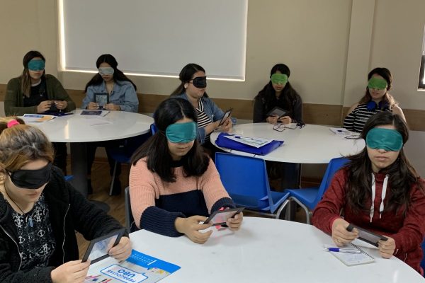 AUI impartió taller sobre astronomía inclusiva en Universidad Bernardo O`Higgins