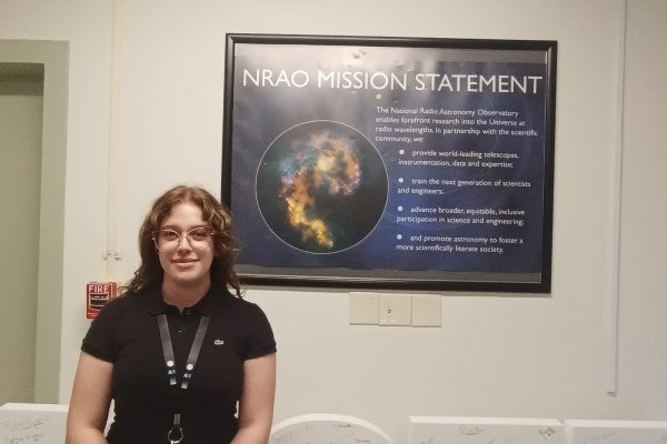 Bianca Libeer, alumna practicante de ingeniería civil electrónica PUCV: «Ahora siento que soy parte de la historia de la nueva generación de mega radiotelescopios»