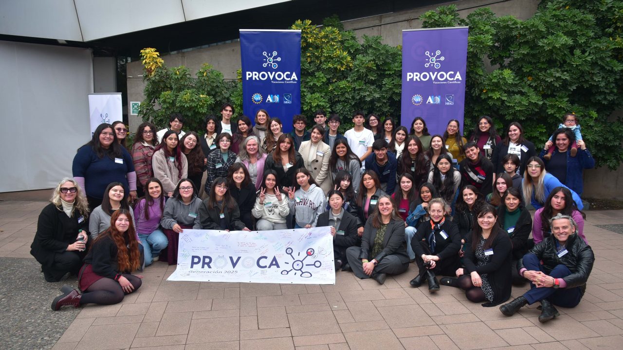 Jóvenes estudiantes con vocación STEM se gradúan en el programa PROVOCA