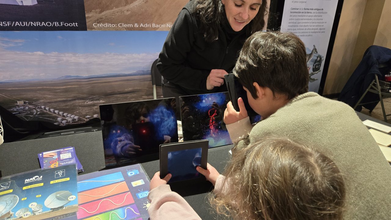 Destacando la importancia del estudio de estas rocas, AUI/NRAO celebra el Día del Asteroide en el MNHN